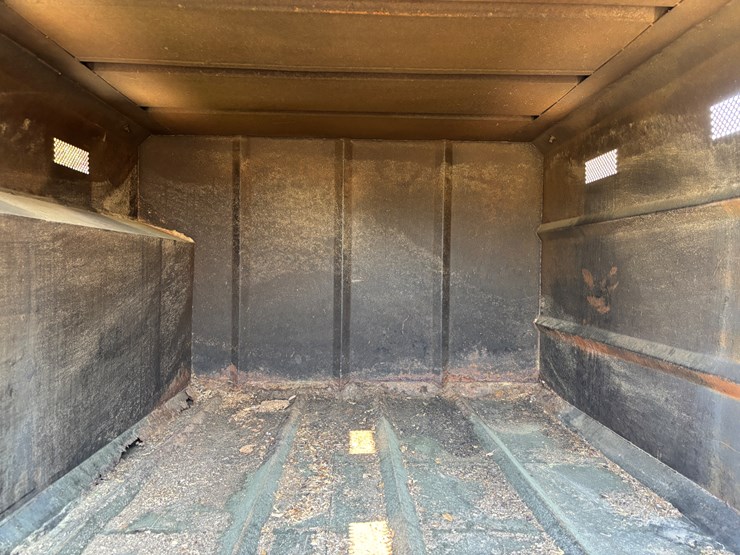 #300-•-2006-gmc-c6500-forestry-chip-truck-image-7