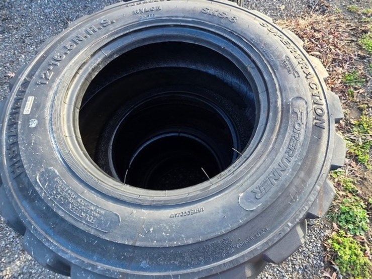 new-4-forerunner-12-16.5-skidloader-tires-image-4