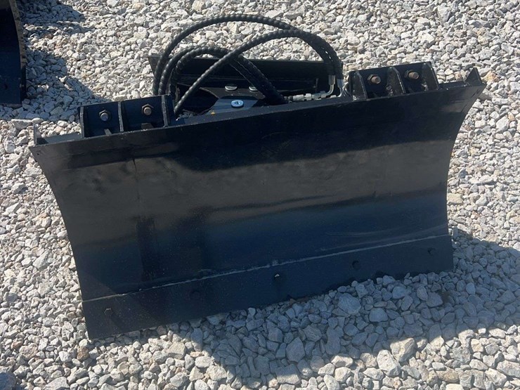 sdlanch-mini-skid-steer-dozer-blade-image-1