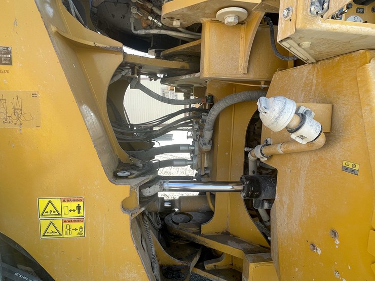 caterpillar-982m-image-43