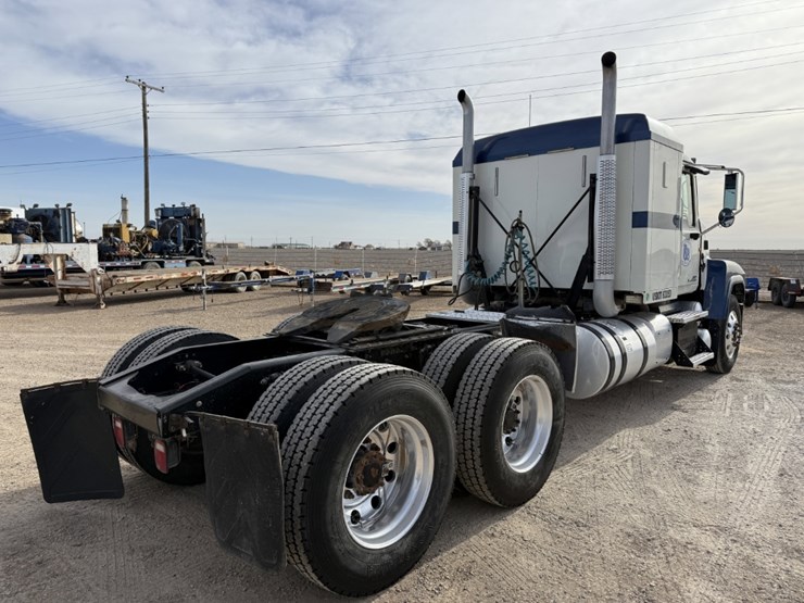 2015-mack-pinnacle-chu613-image-5