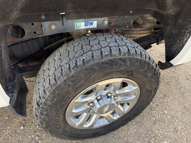 2017-chevrolet-silverado-2500hd-image-24