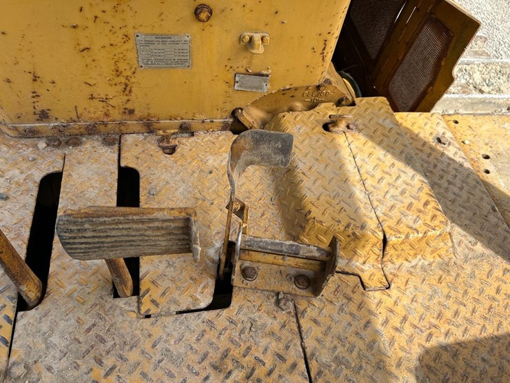 caterpillar-d7f-image-26