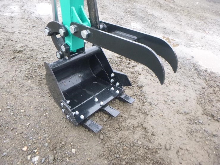 2026-agt-h15r-hydraulic-excavator-image-9