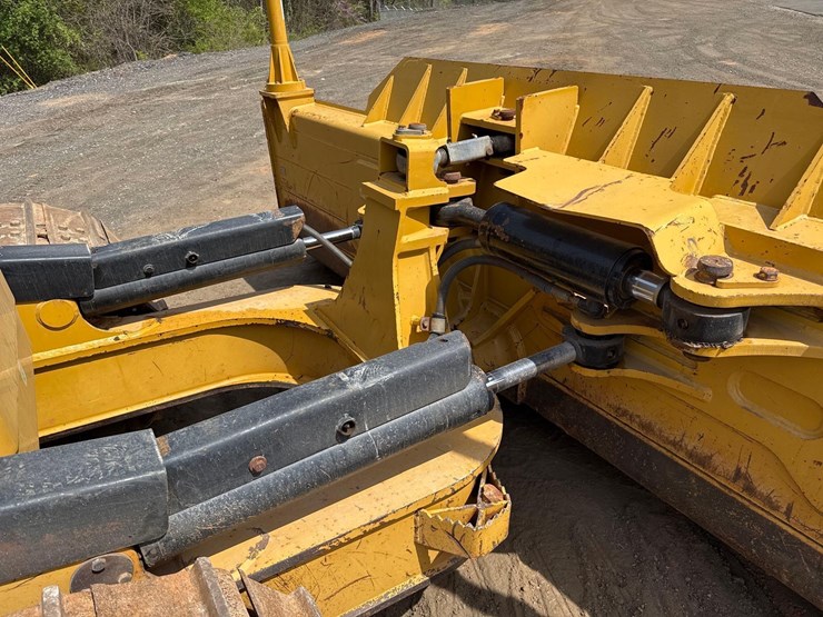 2015-caterpillar-d6n-lgp-image-8