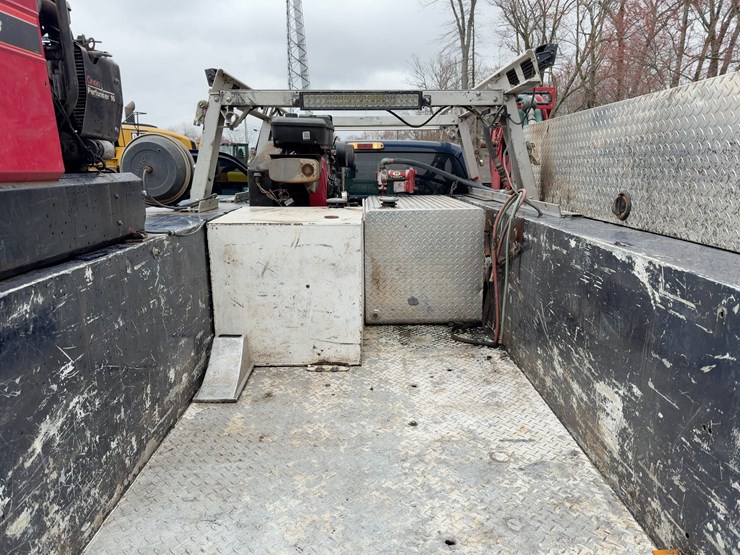 2012-ford-f550-xl-image-22