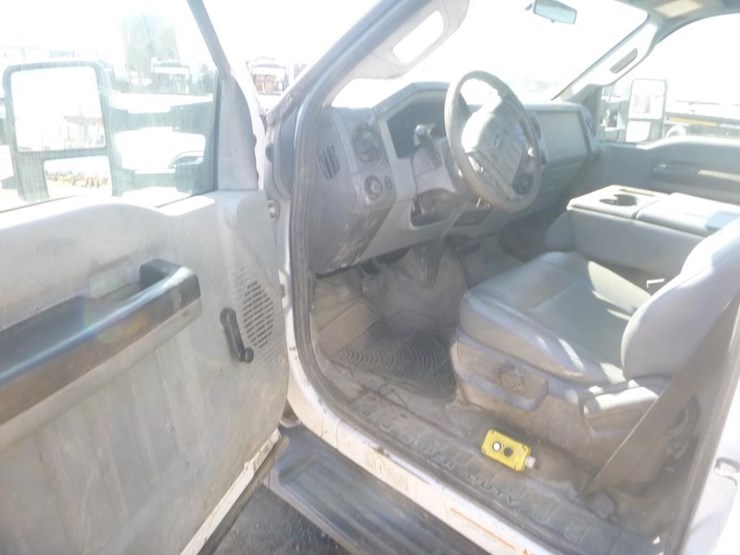 2012-ford-f550-image-9