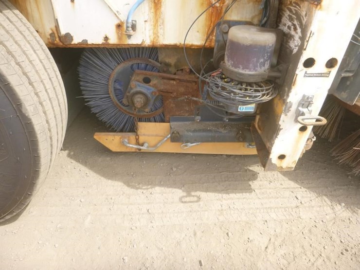 2014-global-m4-sweeper-image-9