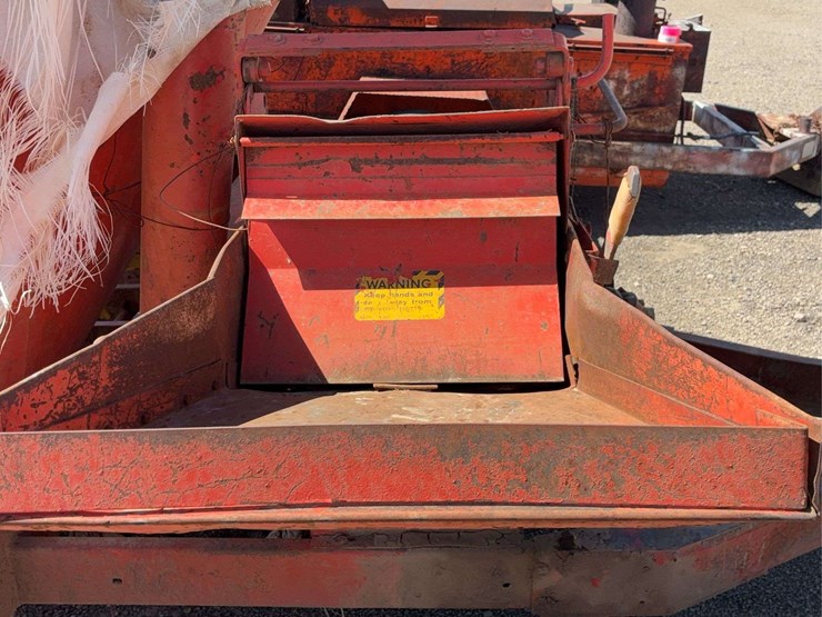 red-portable-pto-driven-feed-grinder-mixer,-steel-construction-image-20