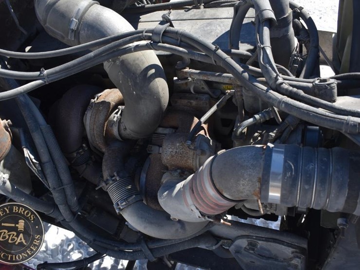 2005-peterbilt-385-image-26