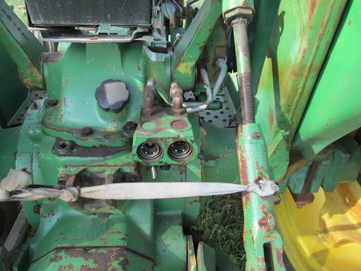 john-deere-2240-image-8