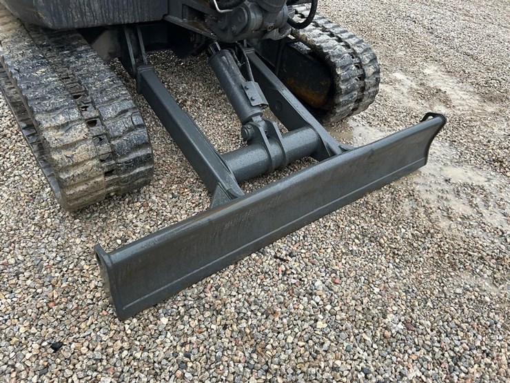 2019-case-cx60c-image-10