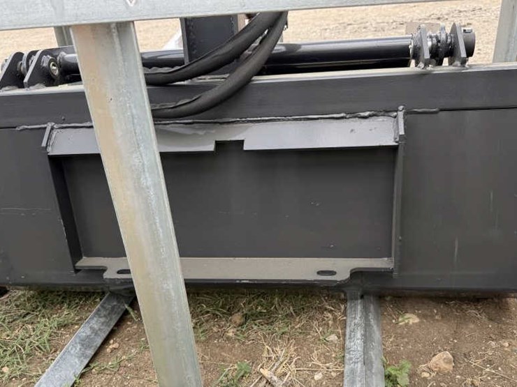 #38-•-mini-skid-steer-grapple-bucket-image-3