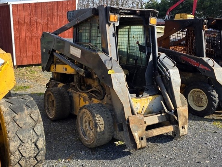 new-holland-ls180-image-1