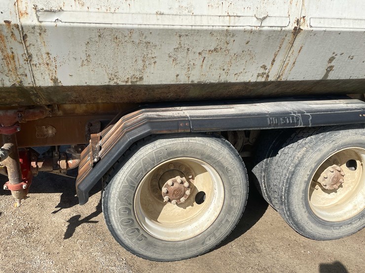 1987-ford-ltl9000-image-44