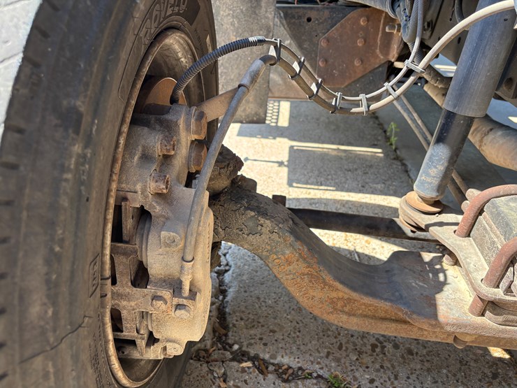 #300-•-2006-gmc-c6500-forestry-chip-truck-image-27