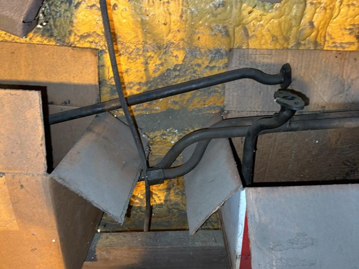 #260-•-cat-engine-and-parts-along-east-wall-image-15