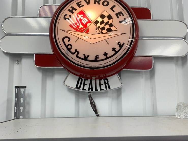 sinclair-dino-gasoline-pump-and-7-signs-image-2