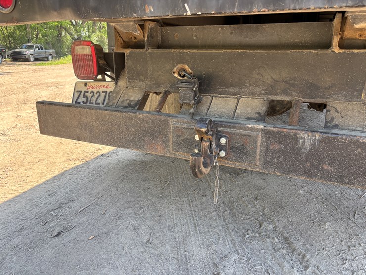 2010-ford-f750-image-3