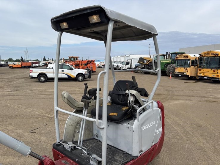 takeuchi-tb216-image-26