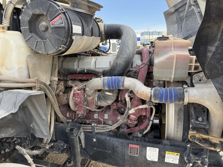 2015-mack-pinnacle-cxu613-image-23