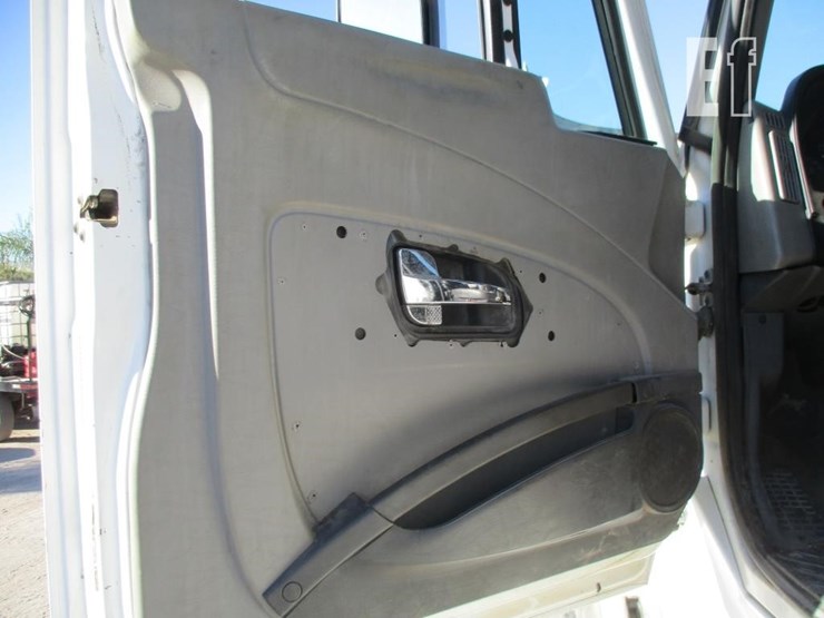 2017-international-prostar-image-14