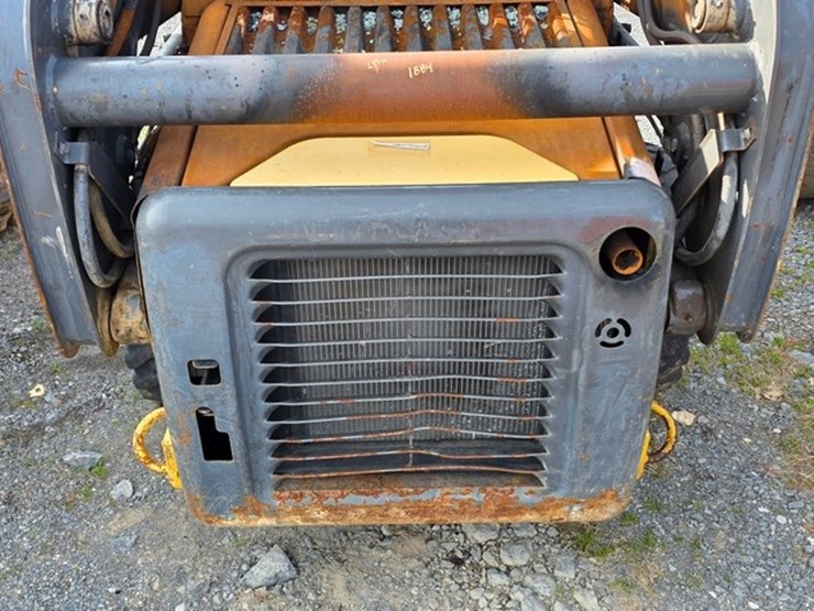 new-holland-ls140-image-16