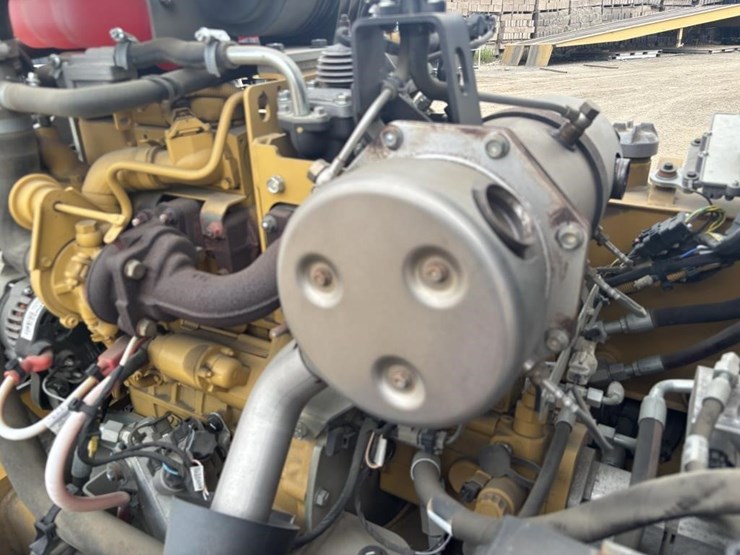 2002-caterpillar-cb24b-image-31