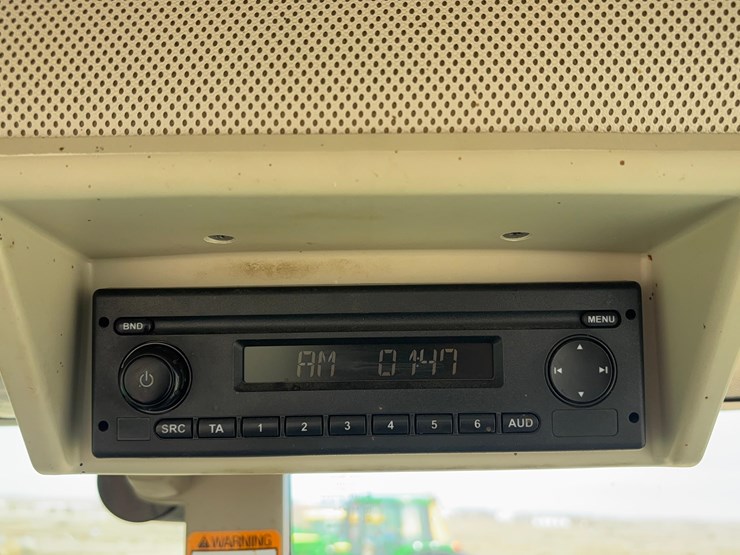 2018-john-deere-6145m-image-27