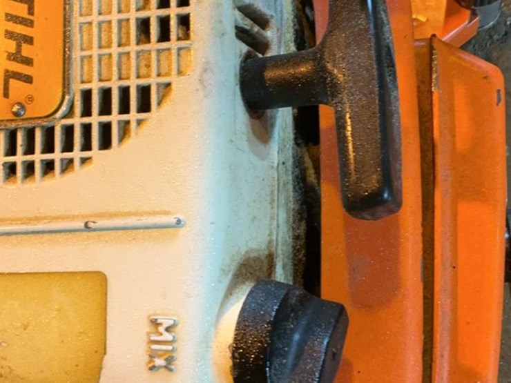 #111-•-stihl-041av-farmboss-chainsaw-image-14