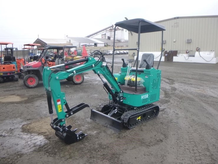 2025-agt-h15r-hydraulic-excavator-image-1