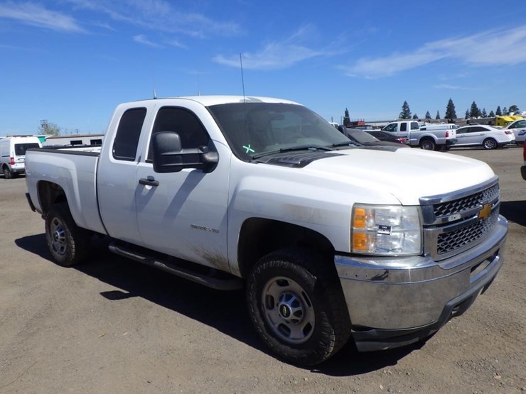 2013-chevrolet-2500hd-image-2