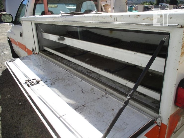 2002-dodge-2500-image-13