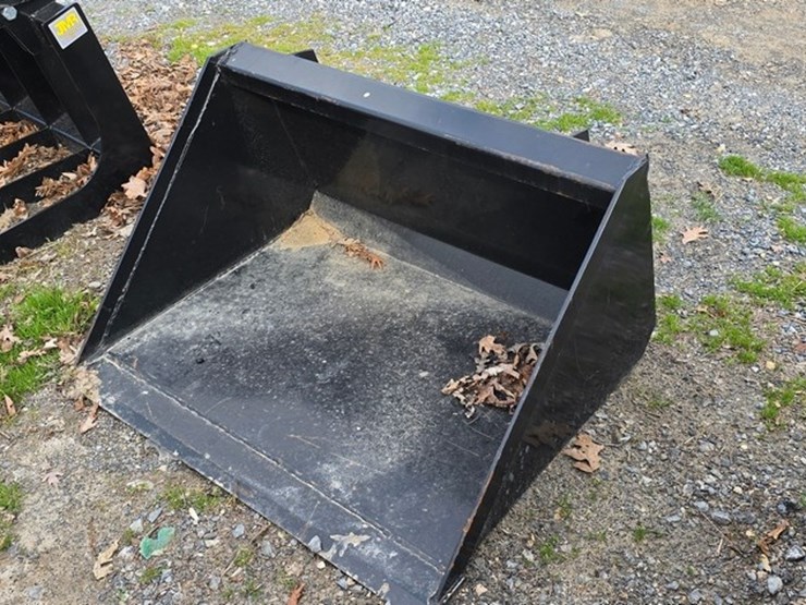 new-jmr-36"-mini-skidloader-bucket-image-3