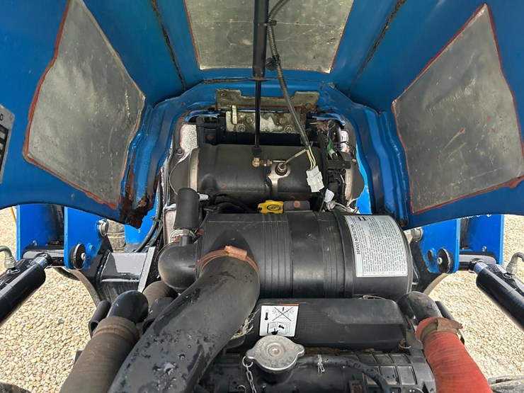 2016-new-holland-workmaster-70-image-11