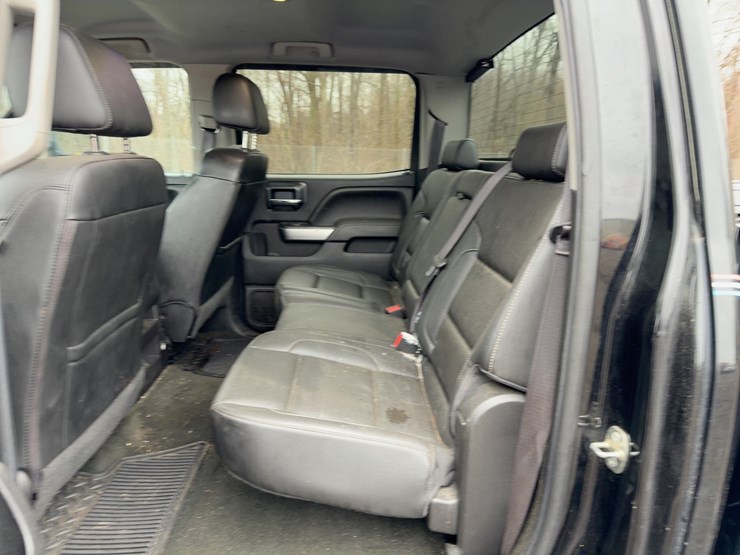 2016-chevrolet-silverado-2500hd-image-15