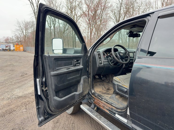 2015-dodge-ram-4500hd-image-17