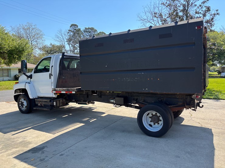#300-•-2006-gmc-c6500-forestry-chip-truck-image-2