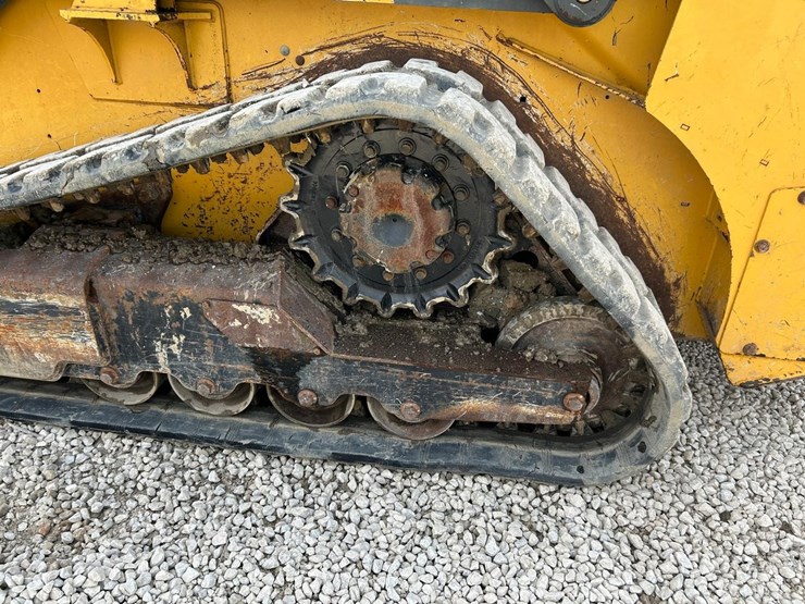 2019-deere-317g-image-19