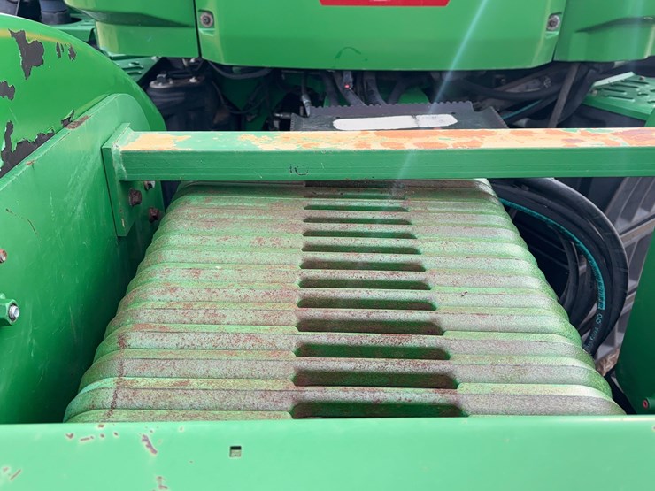 2013-john-deere-9560r-image-6