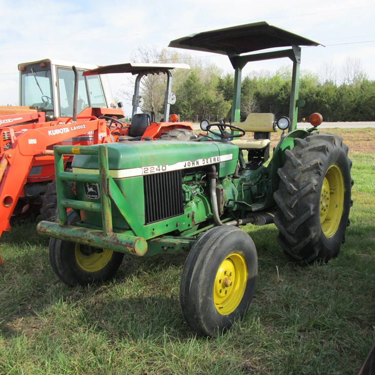 JOHN DEERE 2240