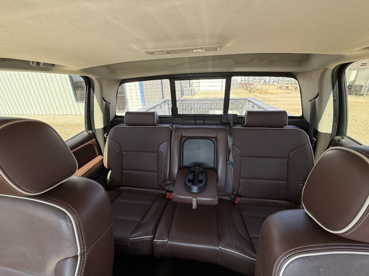 2014-chevrolet-silverado-1500-high-country-image-11