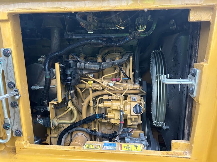 2022-caterpillar-305-image-15