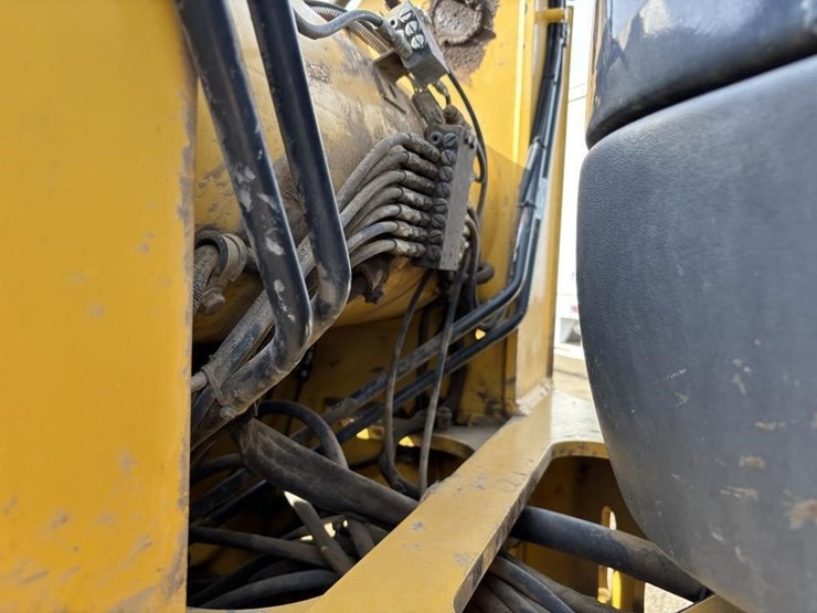 2008-deere-624j-image-28