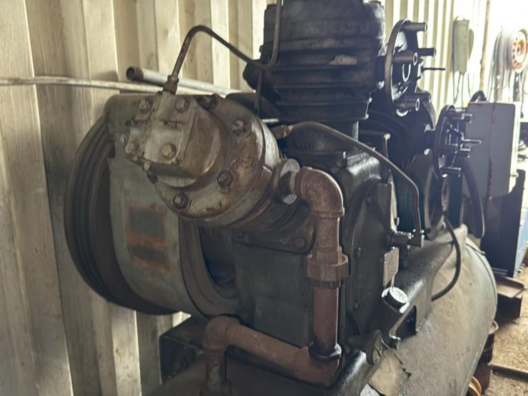 #259-•-stationary-air-compressor-image-8