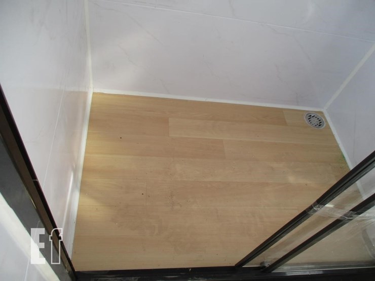 51"-x-79"-x-89"-bathroom-w/shower-image-13