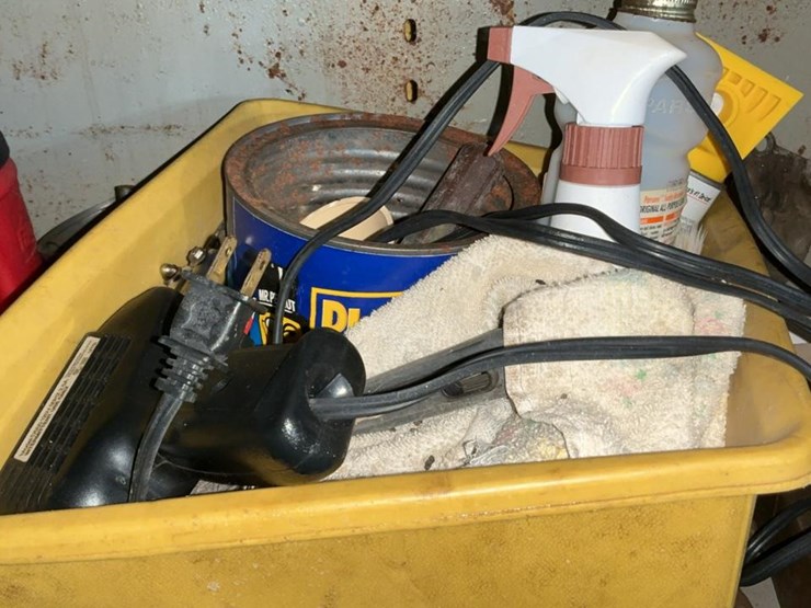 #231-•-parts-shelf-and-contents-image-25