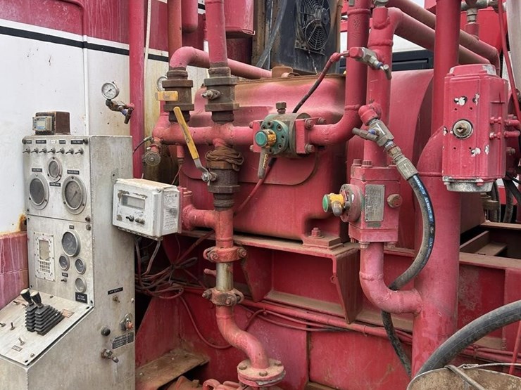 2004-peterbilt-357-image-26