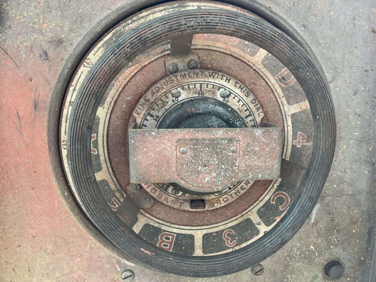 hobart-industrial-stick-welder,-heavy-duty-steel-cabinet-td416-image-7