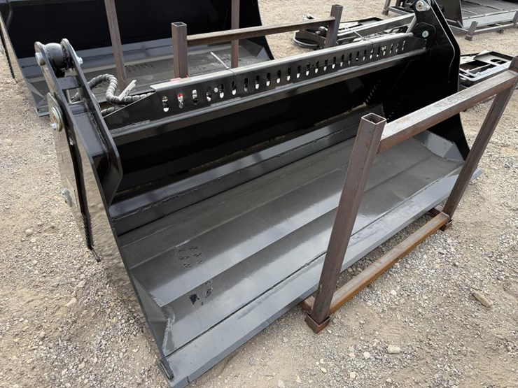 #157-•-skid-steer-72"-4-in-1-bucket-image-1